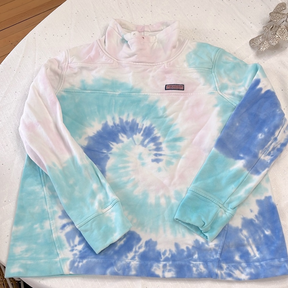 Vineyard Vines Tie dye sweatshirt